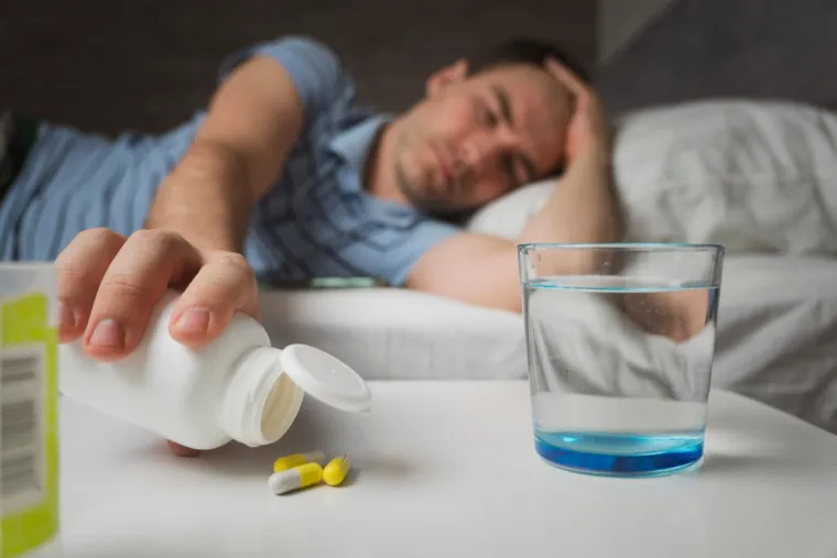 Klasa lijekova poznatih kao Z-lijekovi također se može propisati za probleme sa spavanjem. Jacquie tvrdi da su diazepam i zopiklon neki uobičajeni primjeri, pa je upozorila da ih se ne konzumira s kavom. 