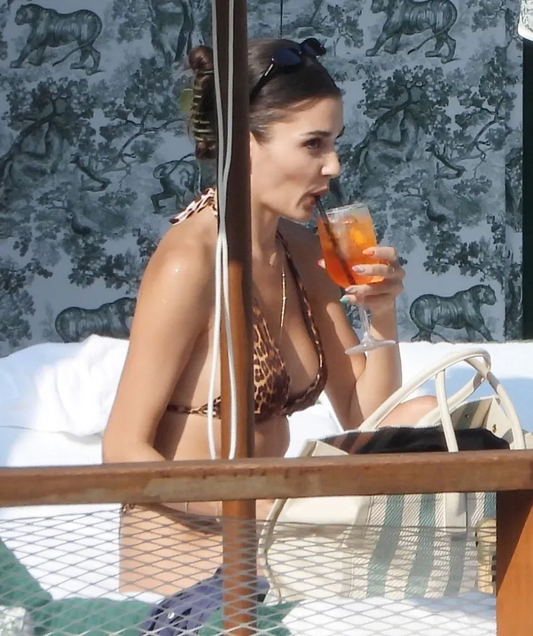 Hande Erçel 