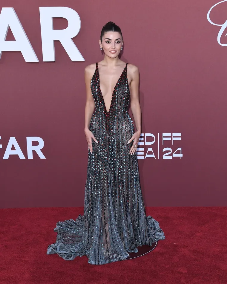 Hande Erçel 