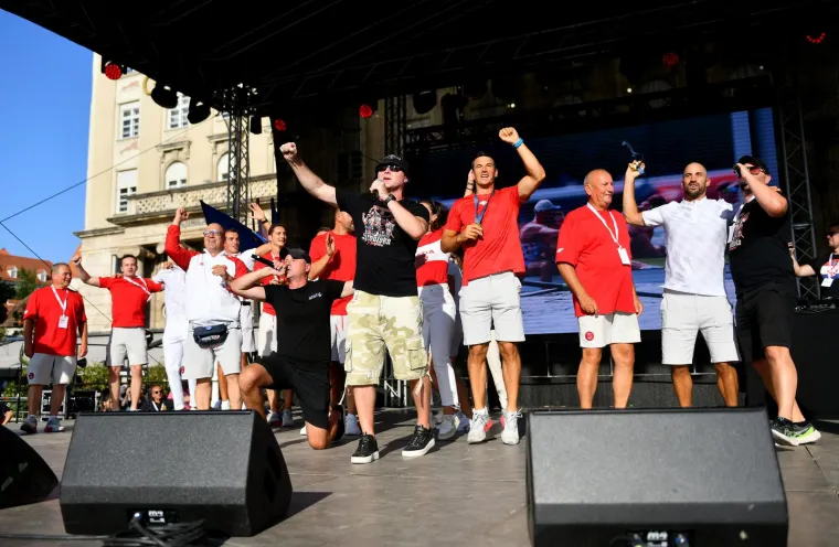 Zagreb dočekao hrvatske olimpijce: Pjevalo se i skakalo u čast naših junaka iz Pariza