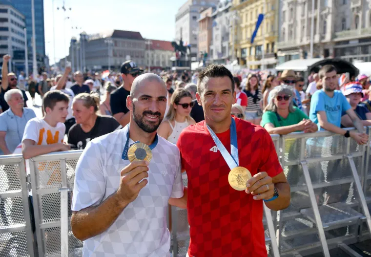 Zagreb dočekao hrvatske olimpijce: Pjevalo se i skakalo u čast naših junaka iz Pariza