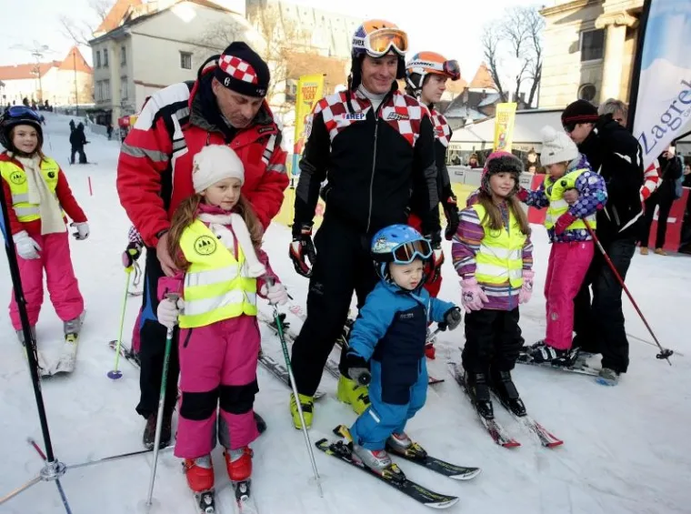 KAD IVICA UČI DJECU SKIJATI: Kostelić skijao i sa sinom, klinci su bili oduševljeni