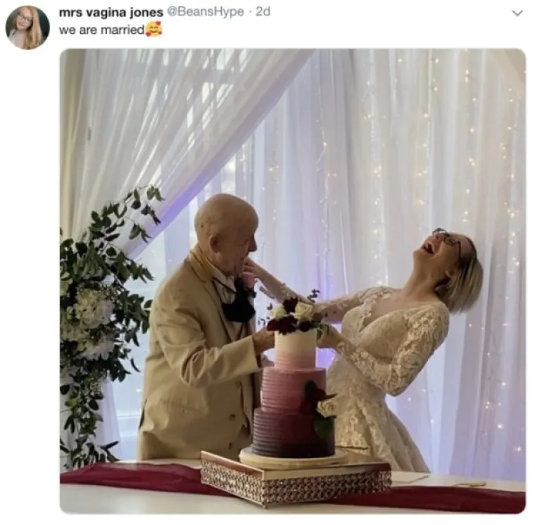 Fotografije s njihova vjenčanja  osvanule su na Twitteru, a zbog nesmotrene pogreške ove mlade dame, njihova je priča postala viralna. Ljudi se ne mogu načuditi bizarnosti ove situacije. Odjednom se stvorio veliki interes za tinejdžericu koja je "iskoristila" nemoćna starca i - naravno da su je na koncu pronašli.