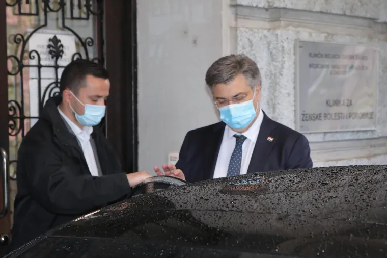 Premijera je samozatajna Ana zavela dok je radila u Saboru, a vjenčali su se na intimnoj ceremoniji, samo uz kumove