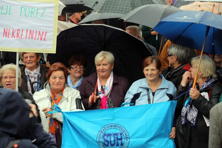 Traže i vraćanje zdravstvene riznice u državni proračun, zadržavanje državnog dopunskog osiguranja pri Hrvatskom zavodu za zdravstveno osiguranje (HZZO) i da se ne poskupljuje dopunsko zdravstveno osiguranje. Zahtjeva i pokretanje redovitog rada Nacionalnog vijeća za umirovljenike i starije osobe, uvođenje povjerenstva za umirovljenike, posebnog pravobranitelja za starije osobe i reformu drugog mirovinskog stupa u dobrovoljni stup.