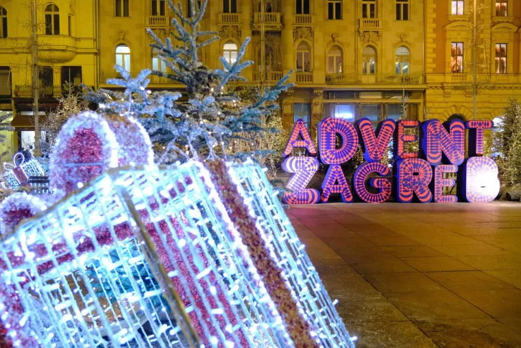 Štandovi, lampice i Orašari! Zagreb spremno dočekuje prvi adventski vikend!