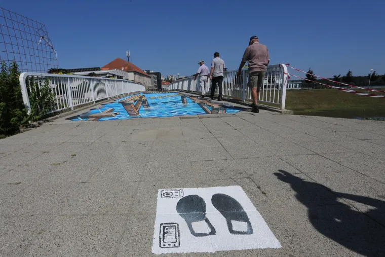 Nova turistička atrakcija u Vukovaru: 3D crtež drvenog mosta oduševljava prolaznike koji prelaze preko Vuke