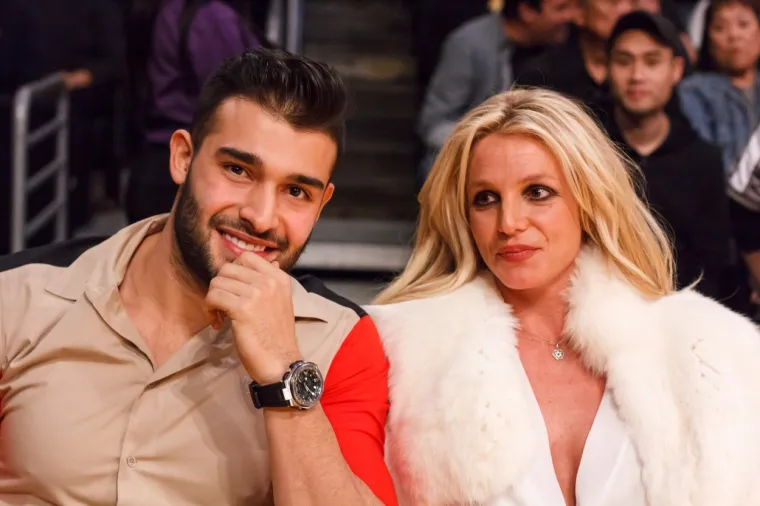 Britney Spears opet šokira bizarnim objavama: Zasula je psovkama slavnu zvijezdu, a onda opet osvanula ko' od majke rođena