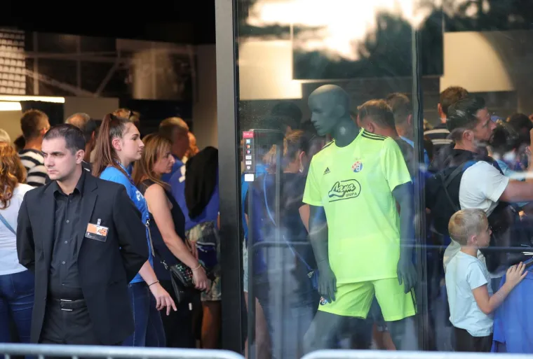 NAVIJAČI STIŽU NA MAKSIMIR: Dinamo će u lovu na Ligu prvaka imati podršku kakvu već dugo nije imao