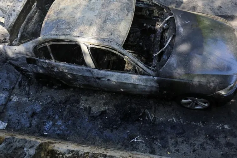 NAPAD U ZADRU: Navijačima Levskog zapaljen BMW, jedan Bugarin ozlijeđen