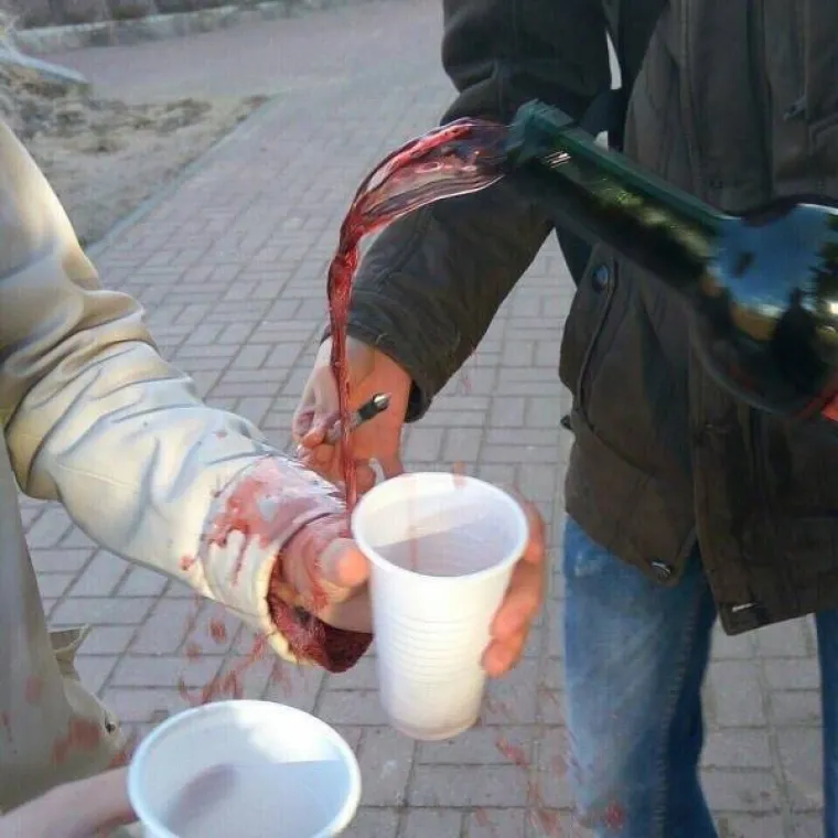 JESTE LI IKADA BILI TOLIKO PIJANI DA...: Koje god pitanje bilo, njihov odgovor je: 'Jesam'