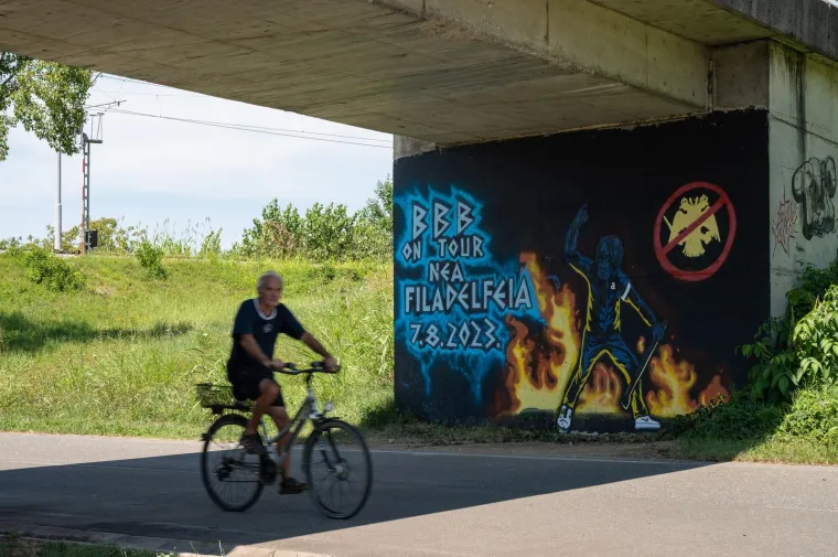 Boysi se prisjetili Grčke: Dočekani su molotovljevim koktelima i noževima, a onda rastjerali domaćine