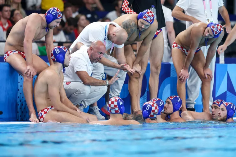 Ma tko se to smjestio iza Tucka i došao dati podršku Barakudama na putu do finala Igara