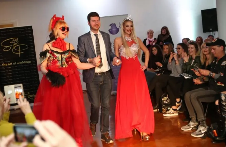 Pojavili su se na modnoj reviji u sklopu karnevala u Staroj gradskoj vijećnici.