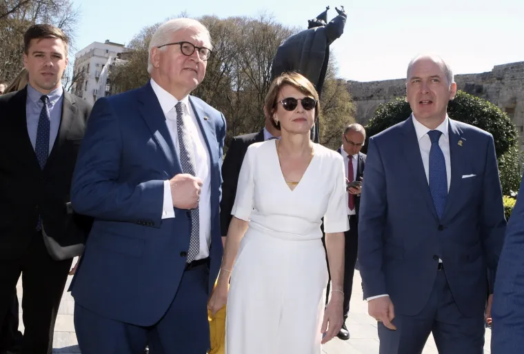 Njemački predsjednik u šetnji Splitom u drustvu supruge Elke Budenbender i gradonačelnika Andre Krstulovica Opare obišao je gradske znamenitosti