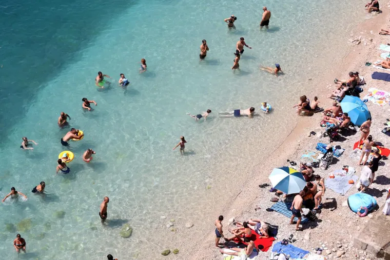 Paklene vrućine i idilični prizori s plaža: Vikend stvoren za brčkanje i odmor