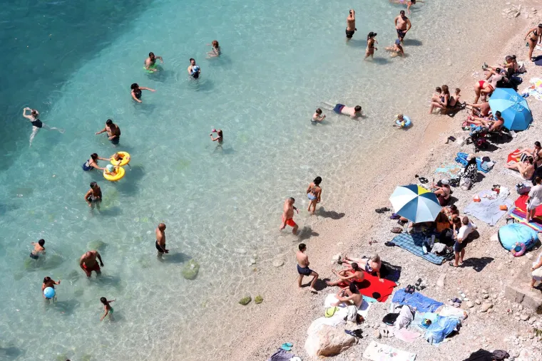 Paklene vrućine i idilični prizori s plaža: Vikend stvoren za brčkanje i odmor