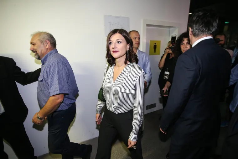 Moda u izbornim stožerima: Milanka Opačić u zavodljivoj haljini, Maša Petrov i Sanja Milanović igrale na sigurno