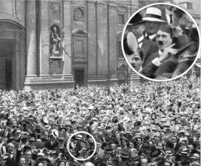 Ova slika ga prikazuje kako izvodi nacistički pozdrav tijekom Olimpijskih igara u Münchenu 1936.
