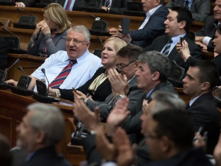 Šešelj i radikali ometali govor šefice EU diplomacije u Skupštini Srbije