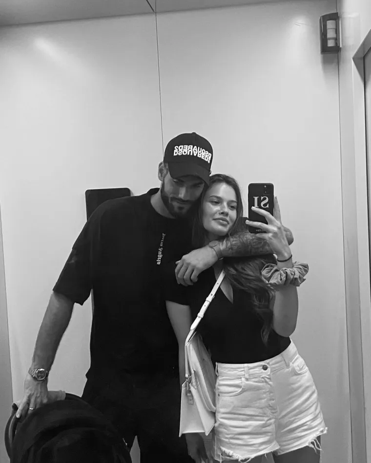 Ivica i Sara uspješno čuvaju svoju privatnost, a zajedno imaju sina Lovru, koji je na svijet došao u veljači prošle godine.