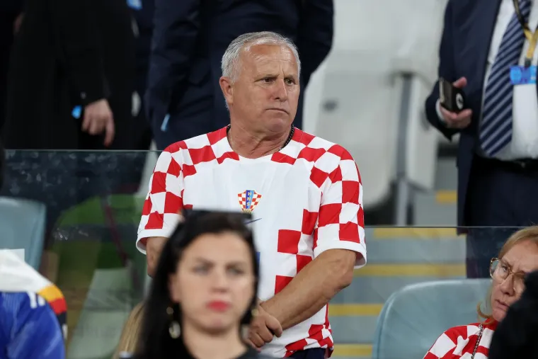 Politička elita i obitelji Vatrenih plijene pažnju na tribinama: Svi su uz naše reprezentativce