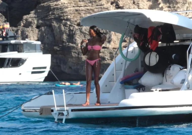 Naomi Campbell i Eiza Gonzalez 