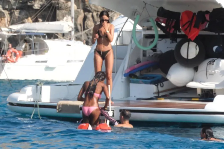 Naomi Campbell i Eiza Gonzalez 