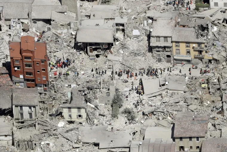 Fotografije iz zraka najbolje pokazuju razmjere potresa u Italiji: gradovi su gotovo sravnjeni sa zemljom