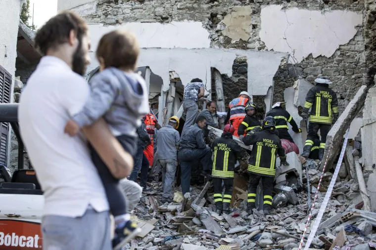 Fotografije iz zraka najbolje pokazuju razmjere potresa u Italiji: gradovi su gotovo sravnjeni sa zemljom