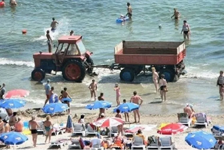 Djedica u bikiniju? Ovo su najluđi prizori s mora!