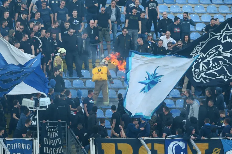 Vikend na tribinama. BBB se prisjetili pokojnih Ćustića i Despića, Torcida skupljala priloge za Milu, nisu izostale velike bakljade