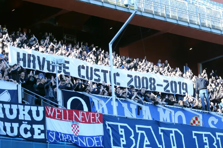 Vikend na tribinama. BBB se prisjetili pokojnih Ćustića i Despića, Torcida skupljala priloge za Milu, nisu izostale velike bakljade