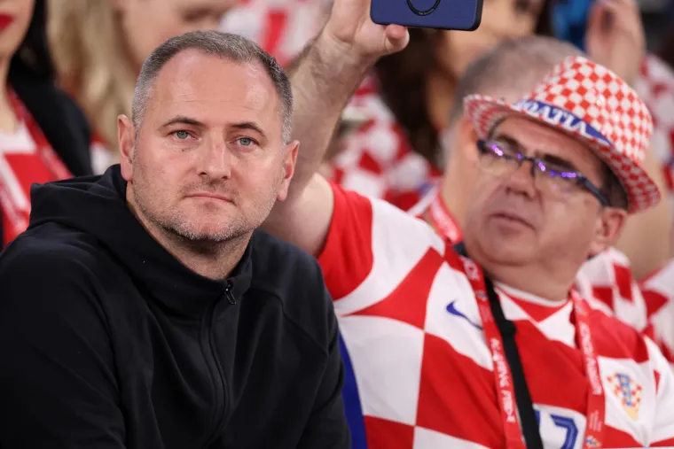 Jeste li primijetili u čemu se Livakovićeva supruga pojavila na tribinama?