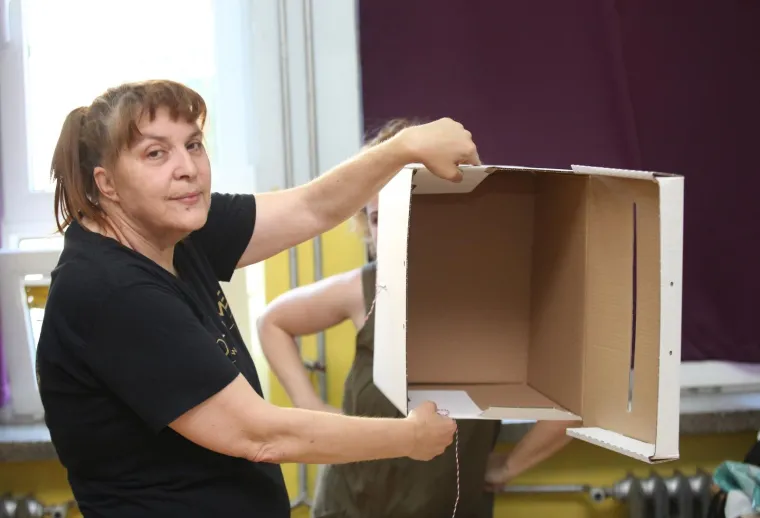 Građani pohrlili na birališta širom Hrvatske: Mnogi pod maskama i sa svojim olovkama, mnogi bez ičega