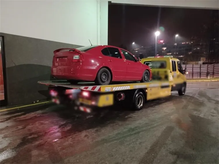 Obavljenim tehničkim pregledima, sedam osobnih automobila je isključeno iz prometa zbog tehničke neispravnosti, dok su prilikom nadzora i utvrđena dva prekršaja upravljanja vozilom pod utjecajem alkohola, jedan prekršaj zbog isteka prometna dozvole za više od 15 dana i jedan prekršaj zbog odbijanja testa na droge.