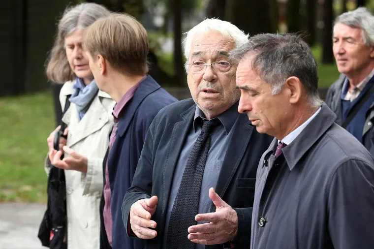 POSLJEDNJI ISPRAĆAJ SLAVKA GOLDSTEINA: Na Mirogoj došle brojne poznate ličnosti, ali baš nitko iz Vlade
