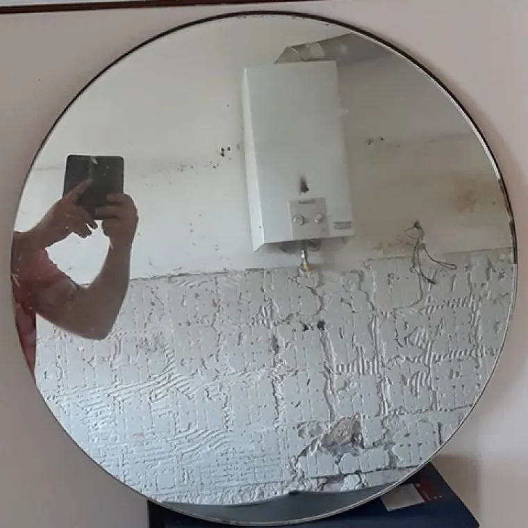 30 urnebesnih slika ljudi koji pokušavaju prodati svoja zrcala na Facebooku