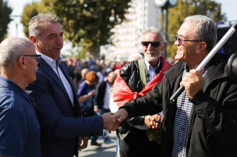 PROSVJED PROTIV VLASTI: U Vukovaru održan prosvjed zbog neprocesuiranja ratnih zločina