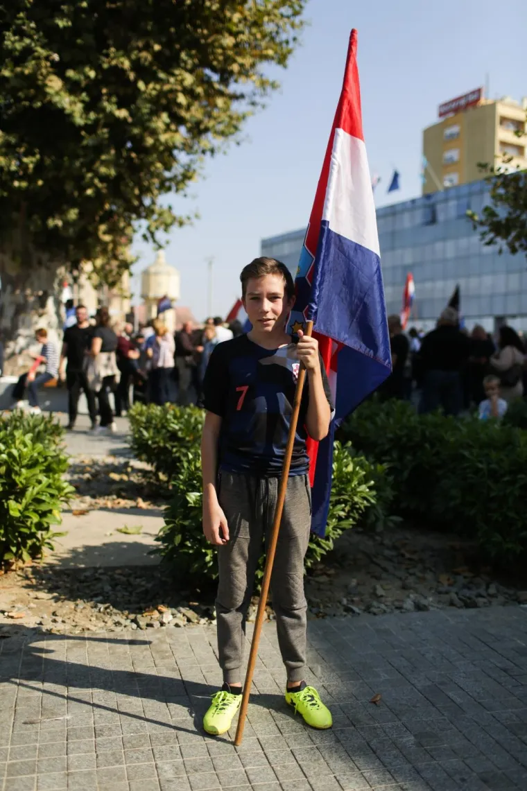 PROSVJED PROTIV VLASTI: U Vukovaru održan prosvjed zbog neprocesuiranja ratnih zločina
