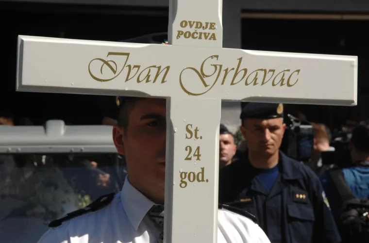 Monstrum u krvavoj pljački banke u Sesvetama ubio jednog, a ranio četiri policajca