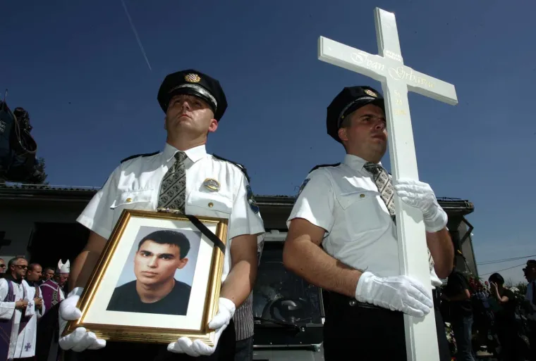 Monstrum u krvavoj pljački banke u Sesvetama ubio jednog, a ranio četiri policajca