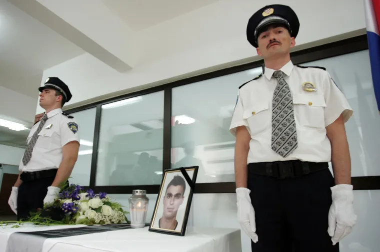 Monstrum u krvavoj pljački banke u Sesvetama ubio jednog, a ranio četiri policajca