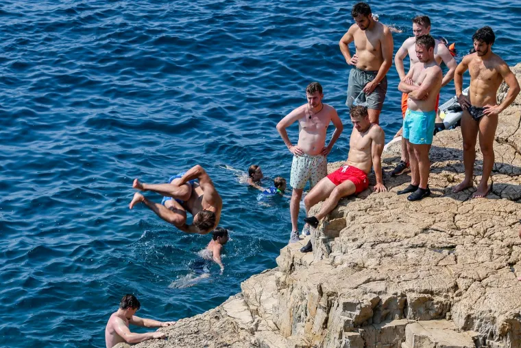 Isklesana tijela, vratolomije i adrenalin: Ovo hrvatskom mjesto je hit među turistima