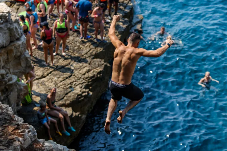 Isklesana tijela, vratolomije i adrenalin: Ovo hrvatskom mjesto je hit među turistima
