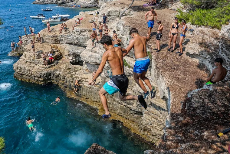 Isklesana tijela, vratolomije i adrenalin: Ovo hrvatskom mjesto je hit među turistima