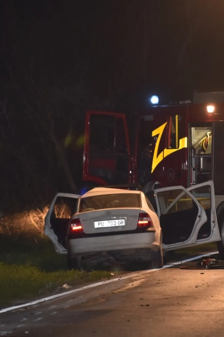 U sudaru kod Vodnjana jedan poginuli i dvoje ozlijeđenih