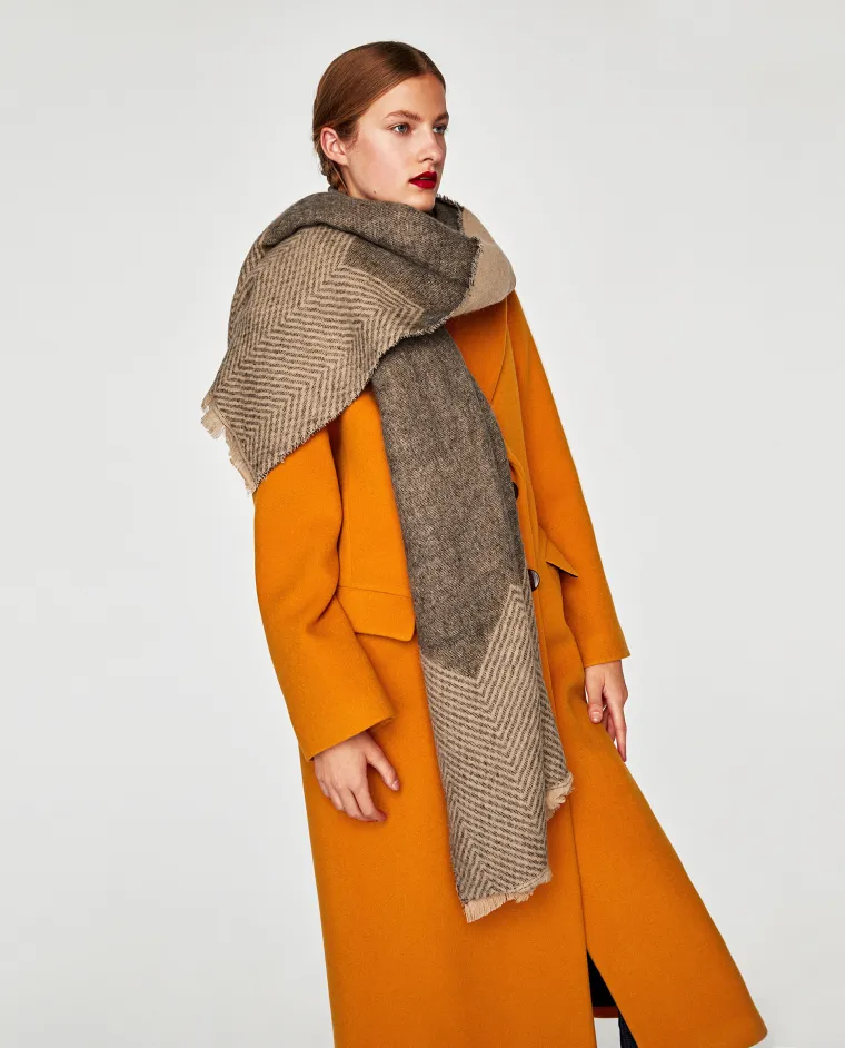 Šal s uzorkom riblje kosti, Zara, 179,90 kuna