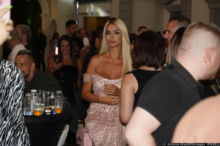 Slavna srpska starleta je prije samo dvije godine bila druga osoba: Biste li je prepoznali nakon brojnih operacija?