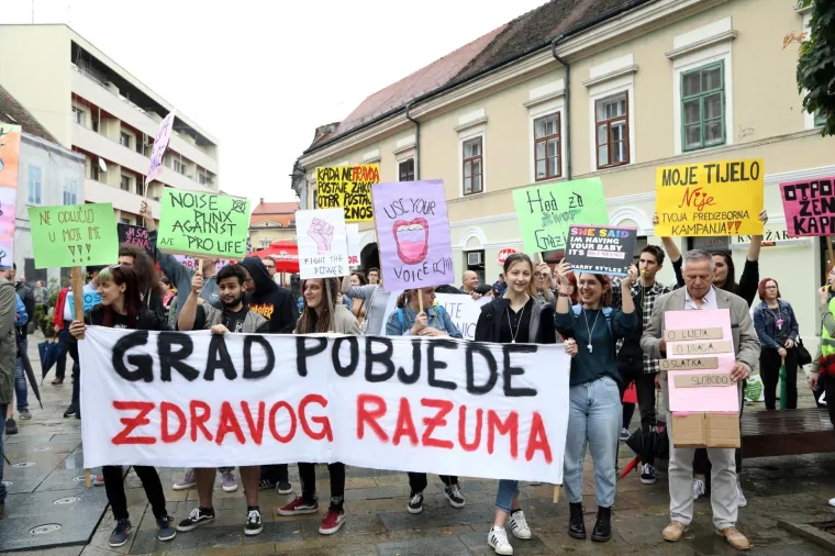 U Sisku održan Hod za slobodu: 'Ovo je grad pobjede zdravog razuma!'